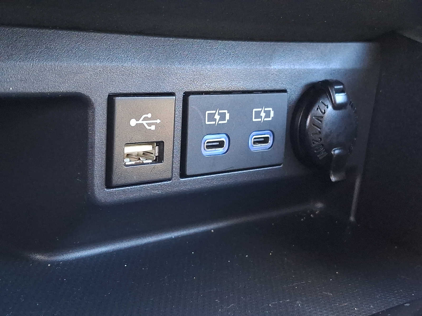 Thumbnail: 2022 Toyota Highlander - 21