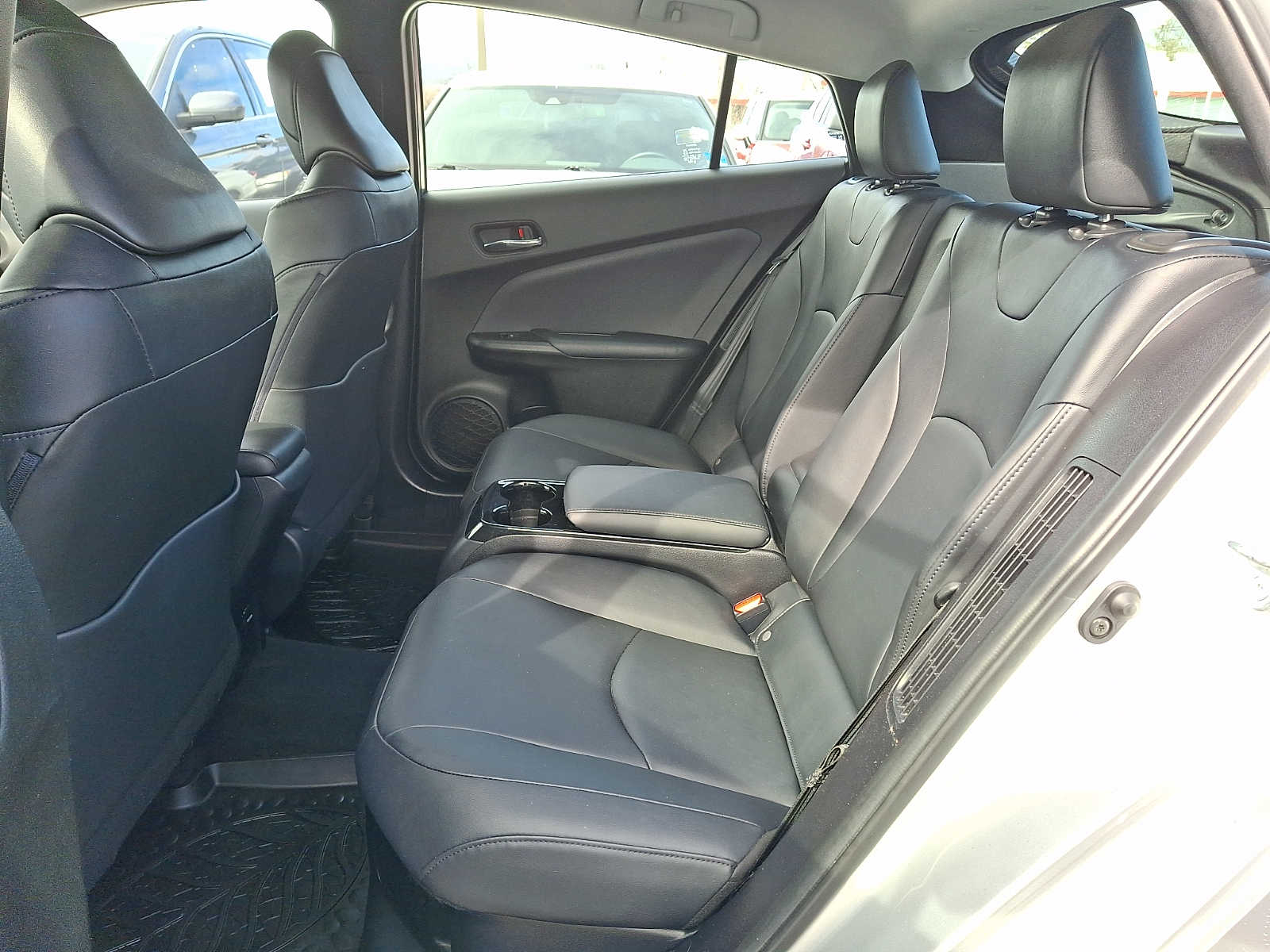 Thumbnail: 2017 Toyota Prius Prime - 8