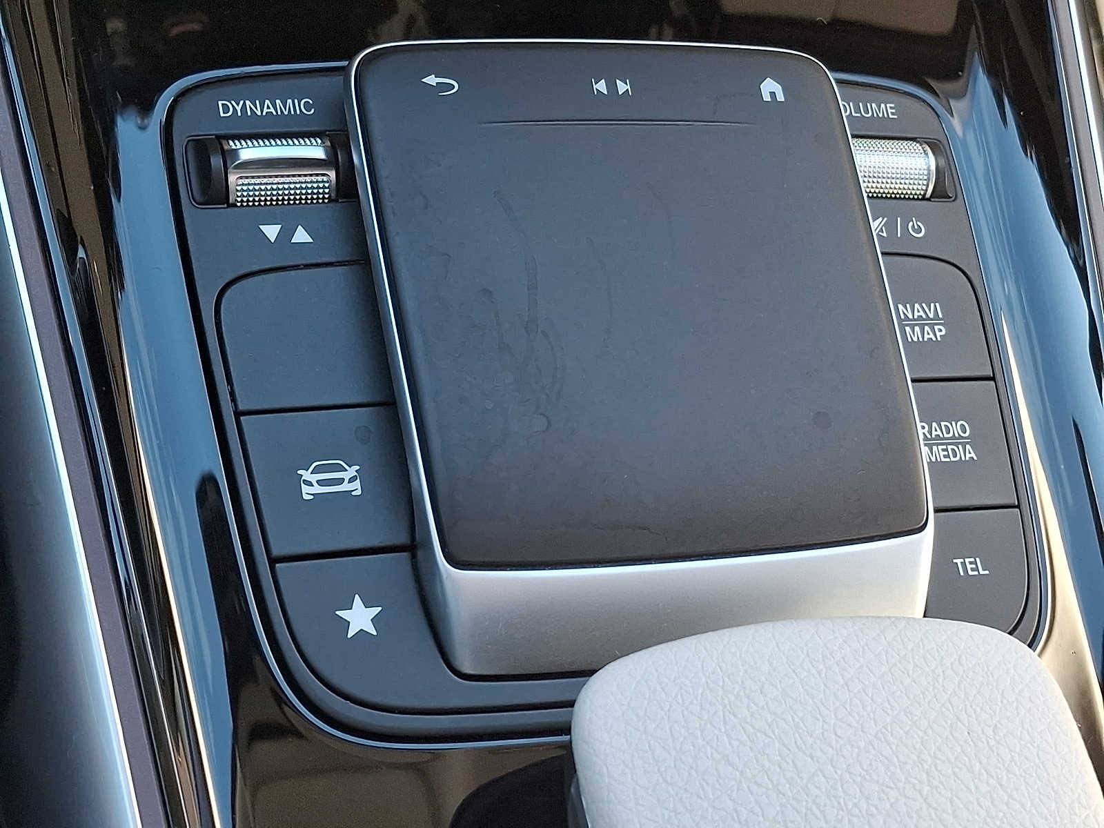 Thumbnail: 2022 Mercedes-Benz GLB - 20