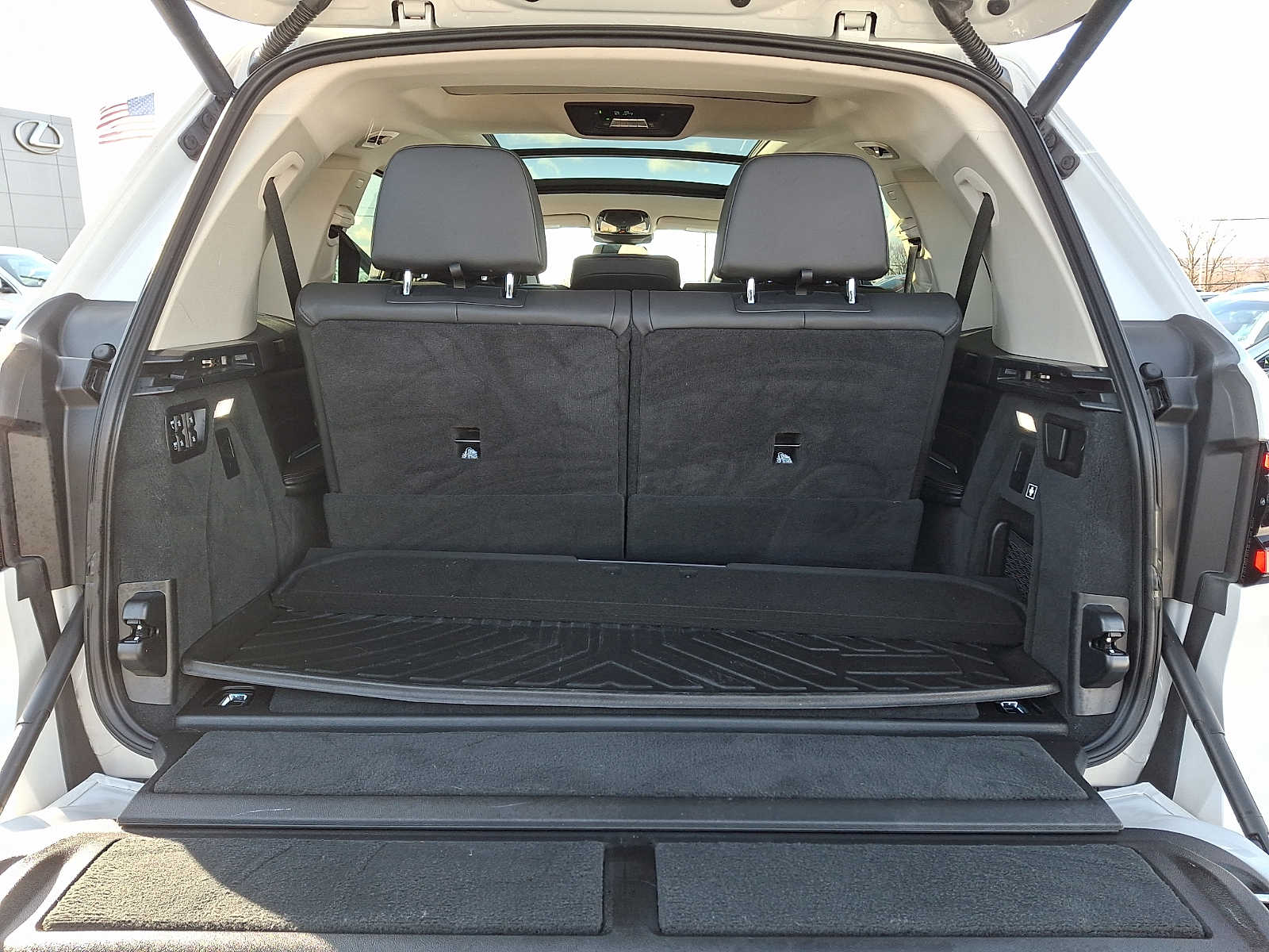 Thumbnail: 2023 BMW X7 - 25