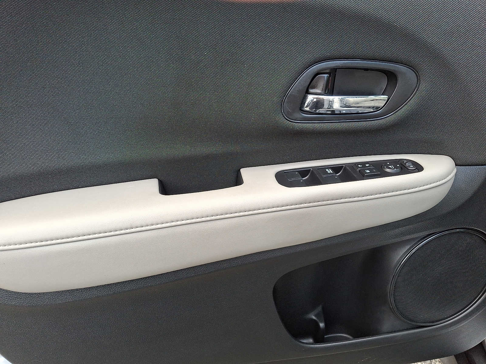 Thumbnail: 2019 Honda HR-V - 12