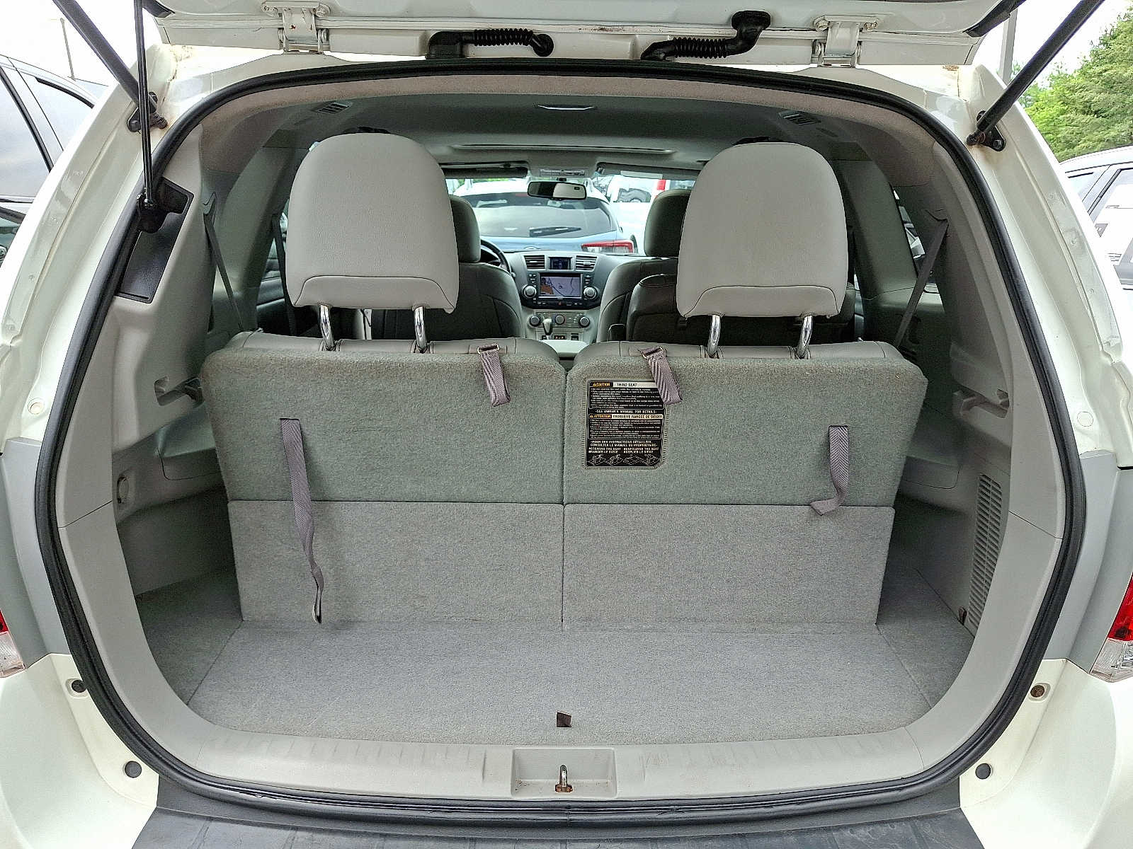 Thumbnail: 2011 Toyota Highlander - 29