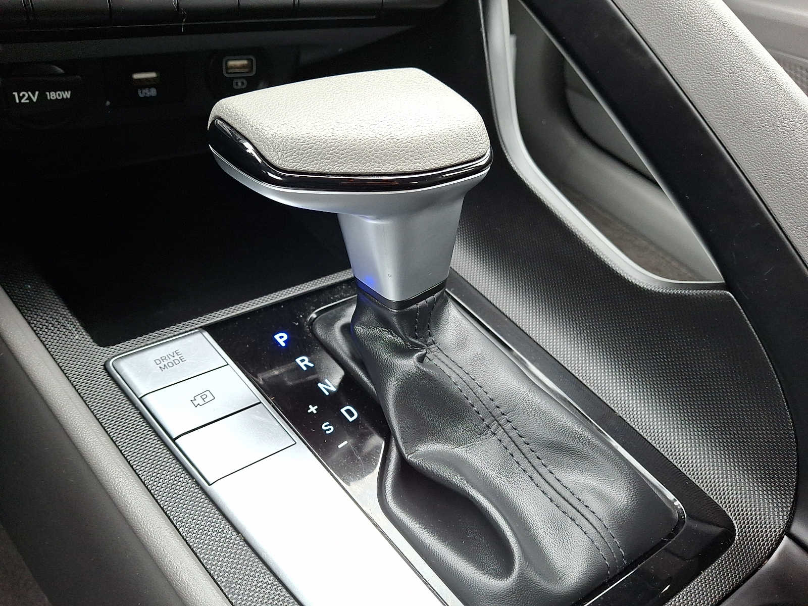 Thumbnail: 2023 Hyundai Elantra - 13