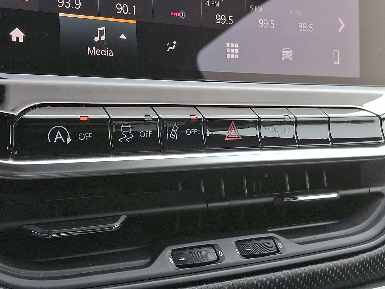 Thumbnail: 2024 Jeep Compass - 14