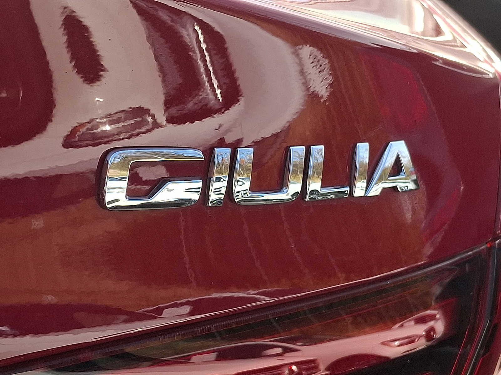 Thumbnail: 2018 Alfa Romeo Giulia - 28