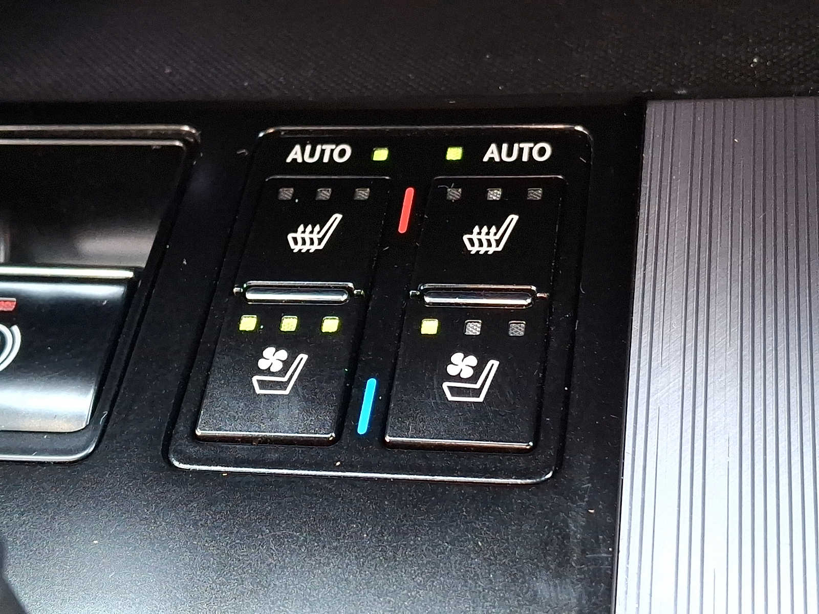 Thumbnail: 2019 Lexus RX - 19