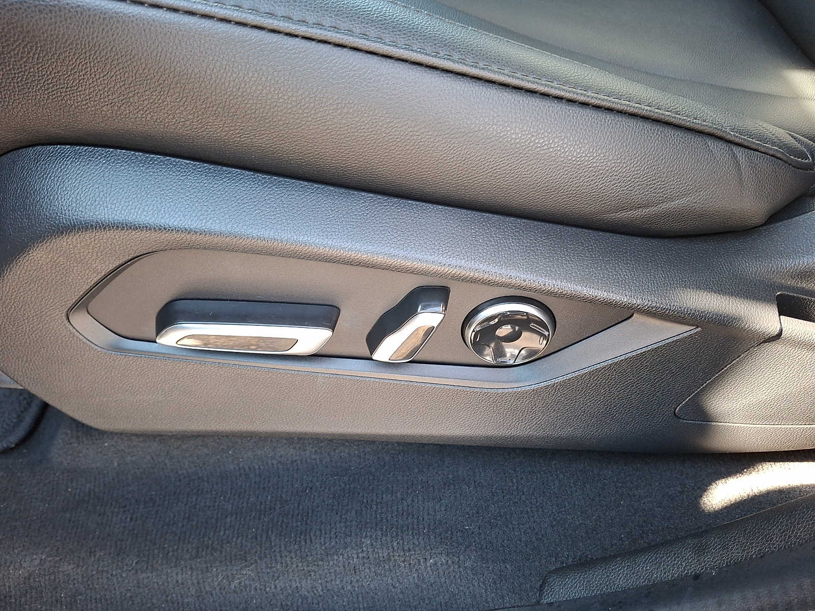 Thumbnail: 2022 Acura MDX - 12