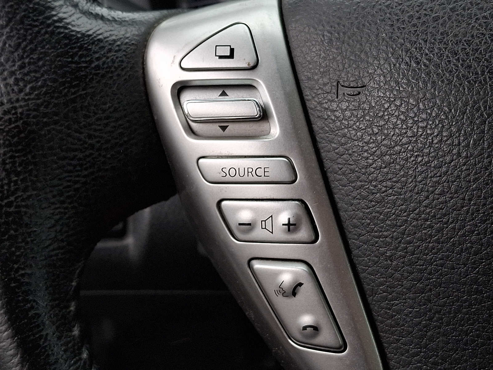 Thumbnail: 2015 Nissan Sentra - 17