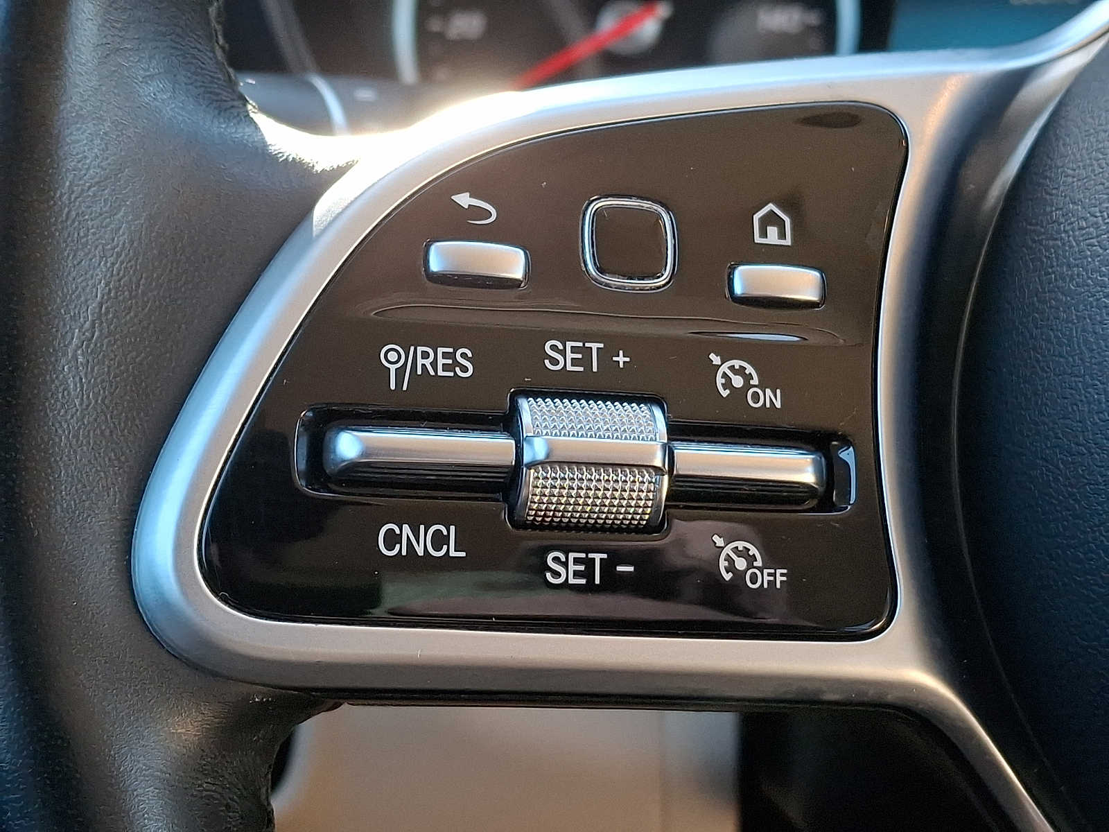 Thumbnail: 2022 Mercedes-Benz GLC - 16