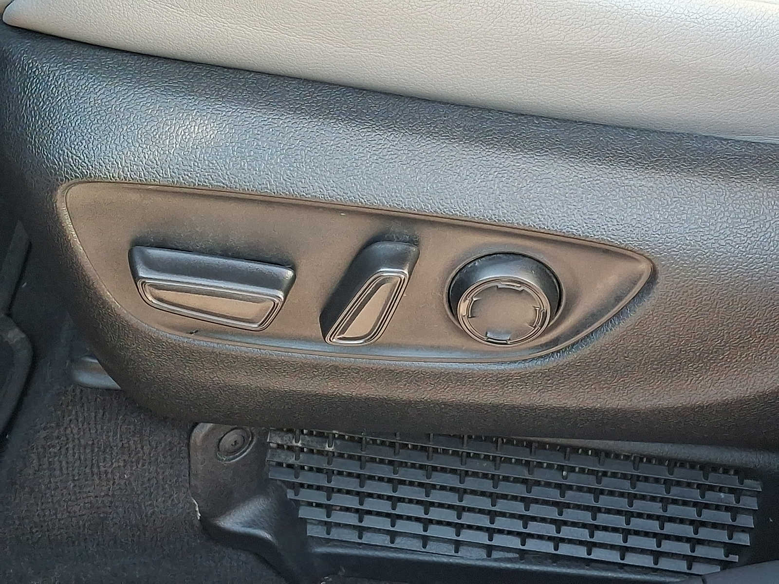 Thumbnail: 2024 Toyota Sienna - 11