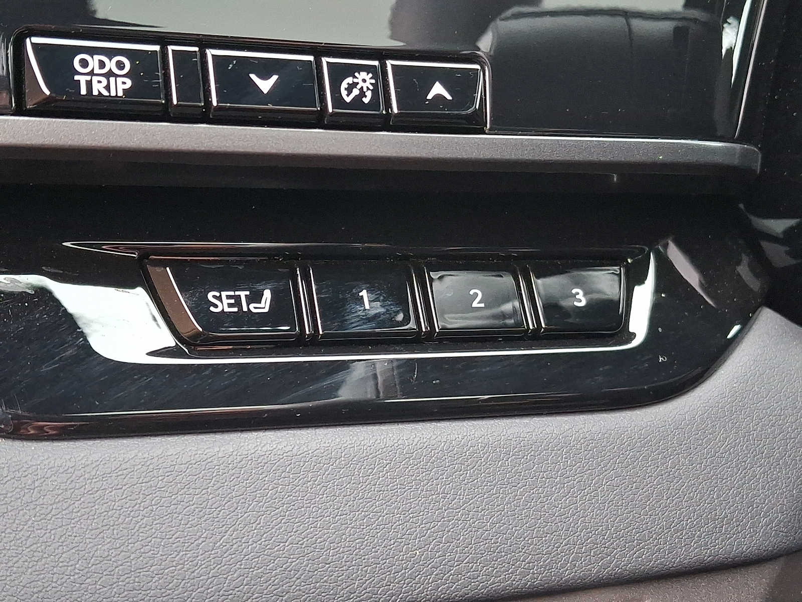 Thumbnail: 2025 Lexus RX - 24