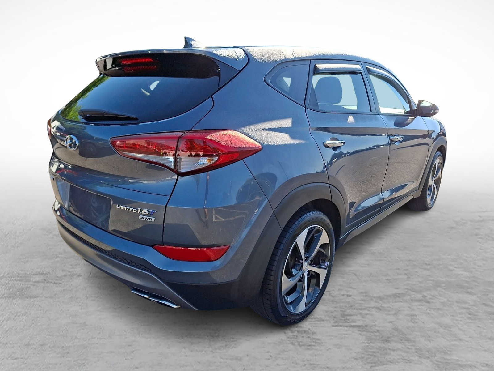 Thumbnail: 2016 Hyundai Tucson - 4