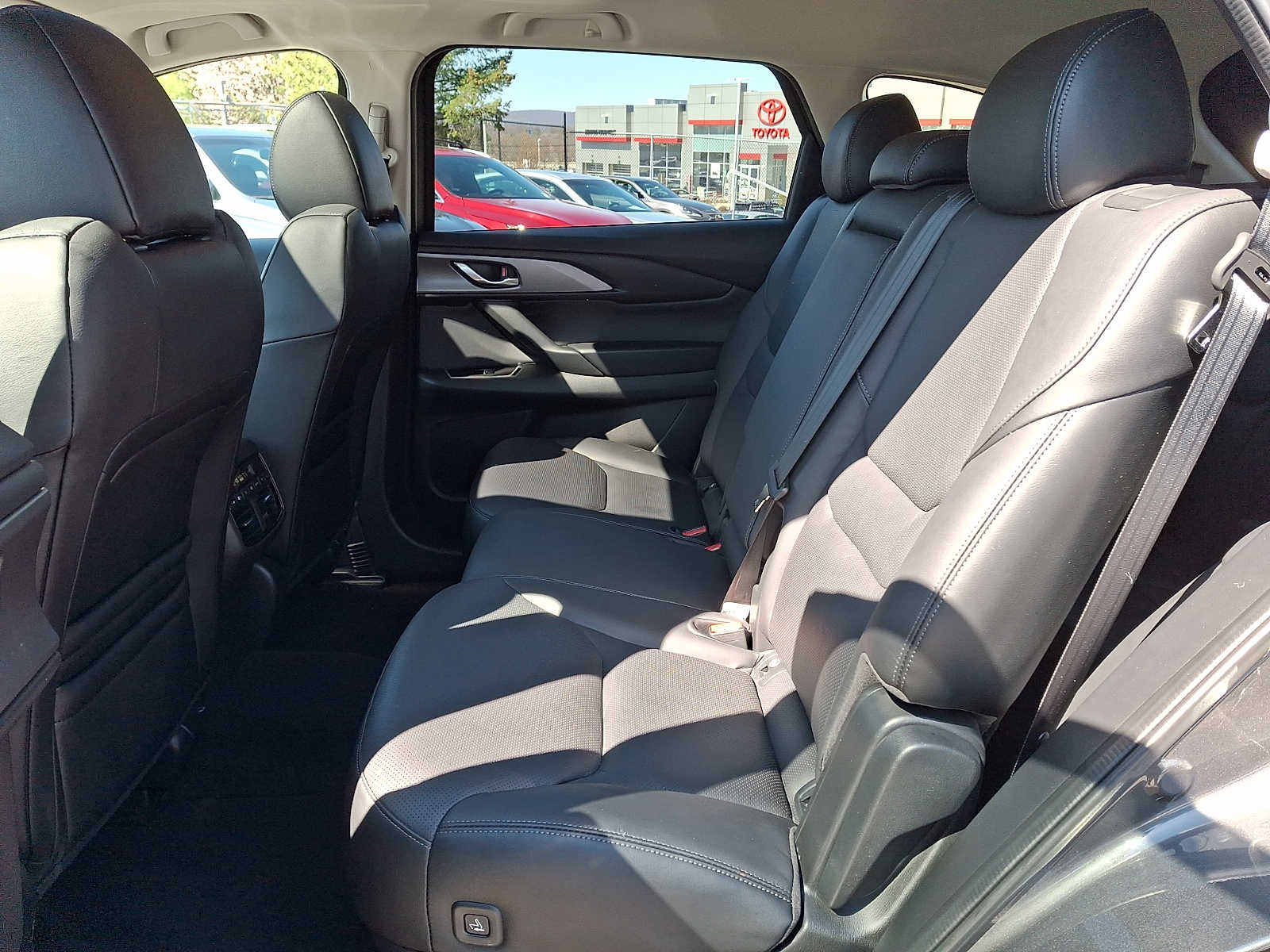 Thumbnail: 2023 Mazda CX-9 - 8