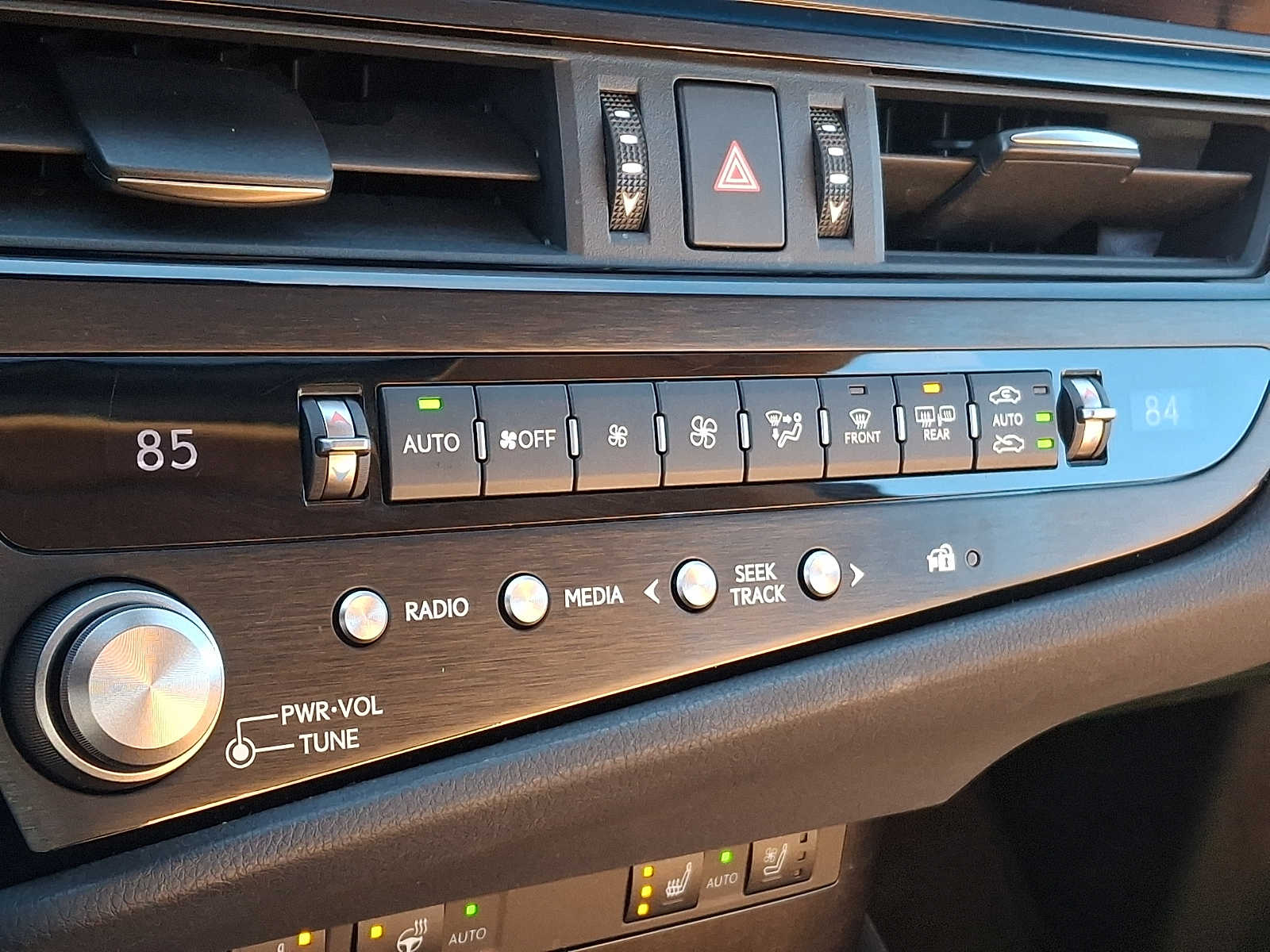 Thumbnail: 2023 Lexus ES - 15