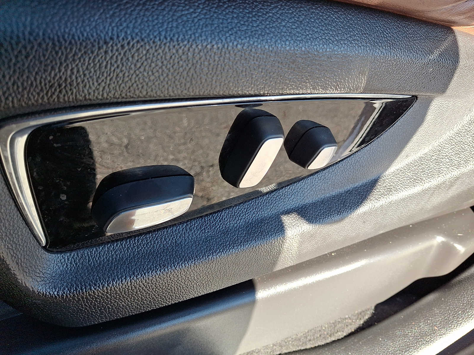 Thumbnail: 2017 Cadillac Escalade - 13