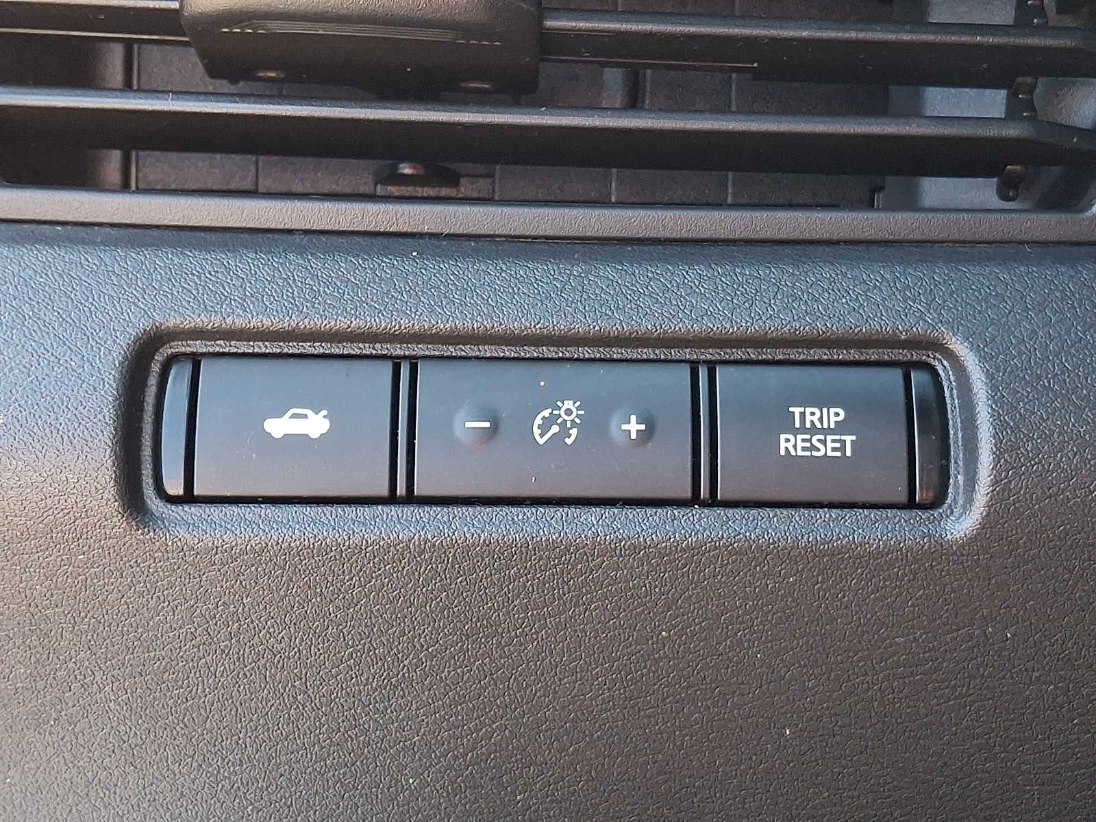 Thumbnail: 2020 Nissan Altima - 24