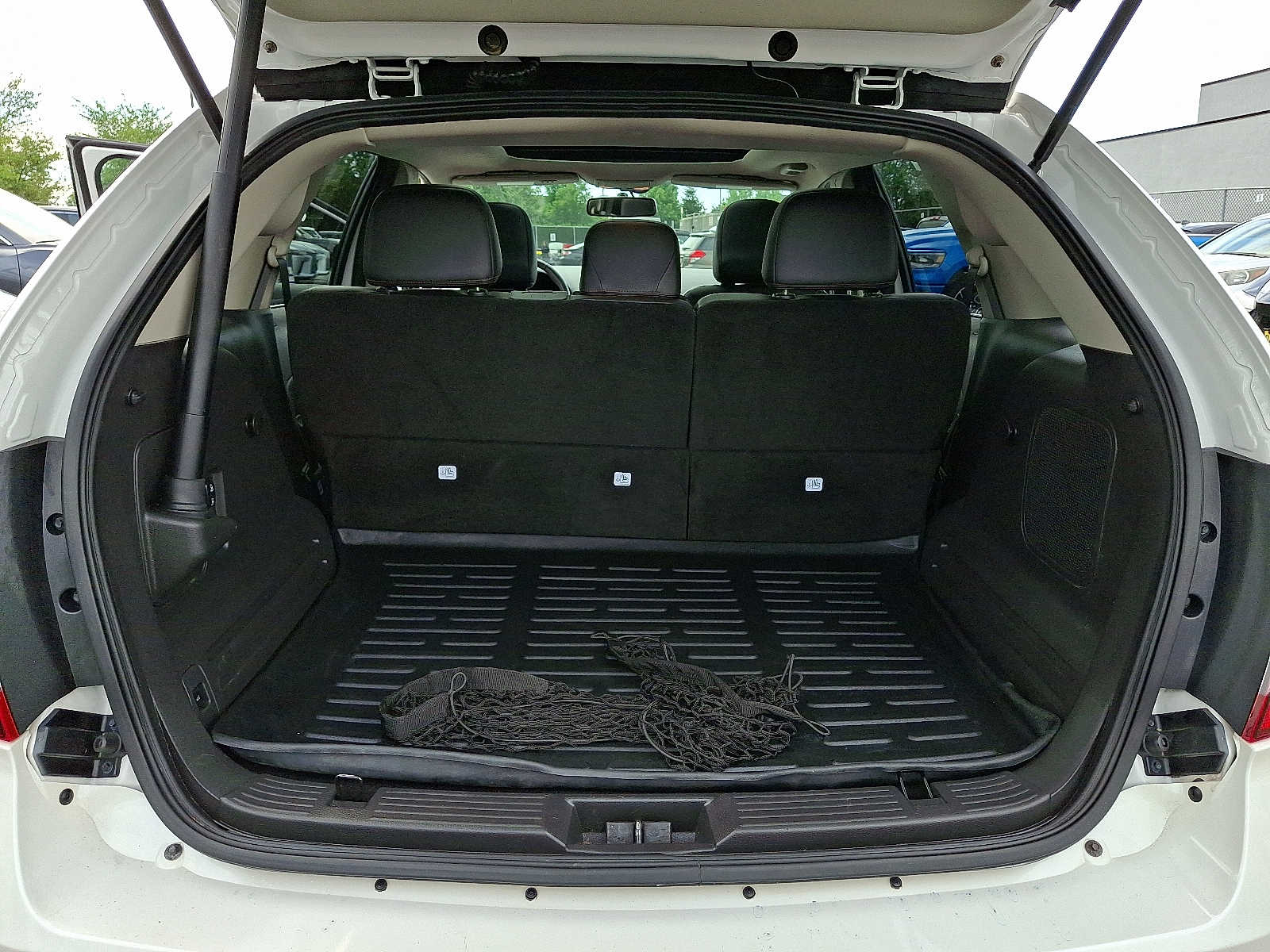 Thumbnail: 2011 Ford Edge - 26