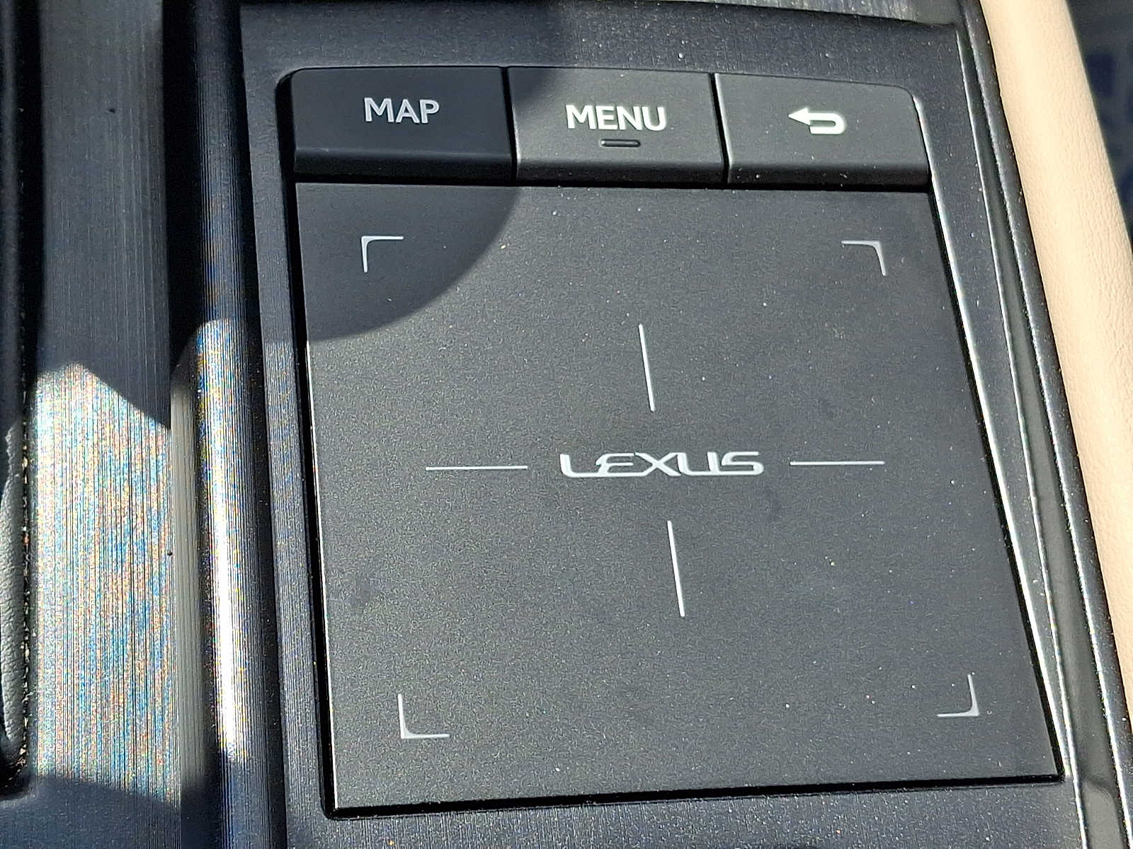 Thumbnail: 2021 Lexus ES - 21