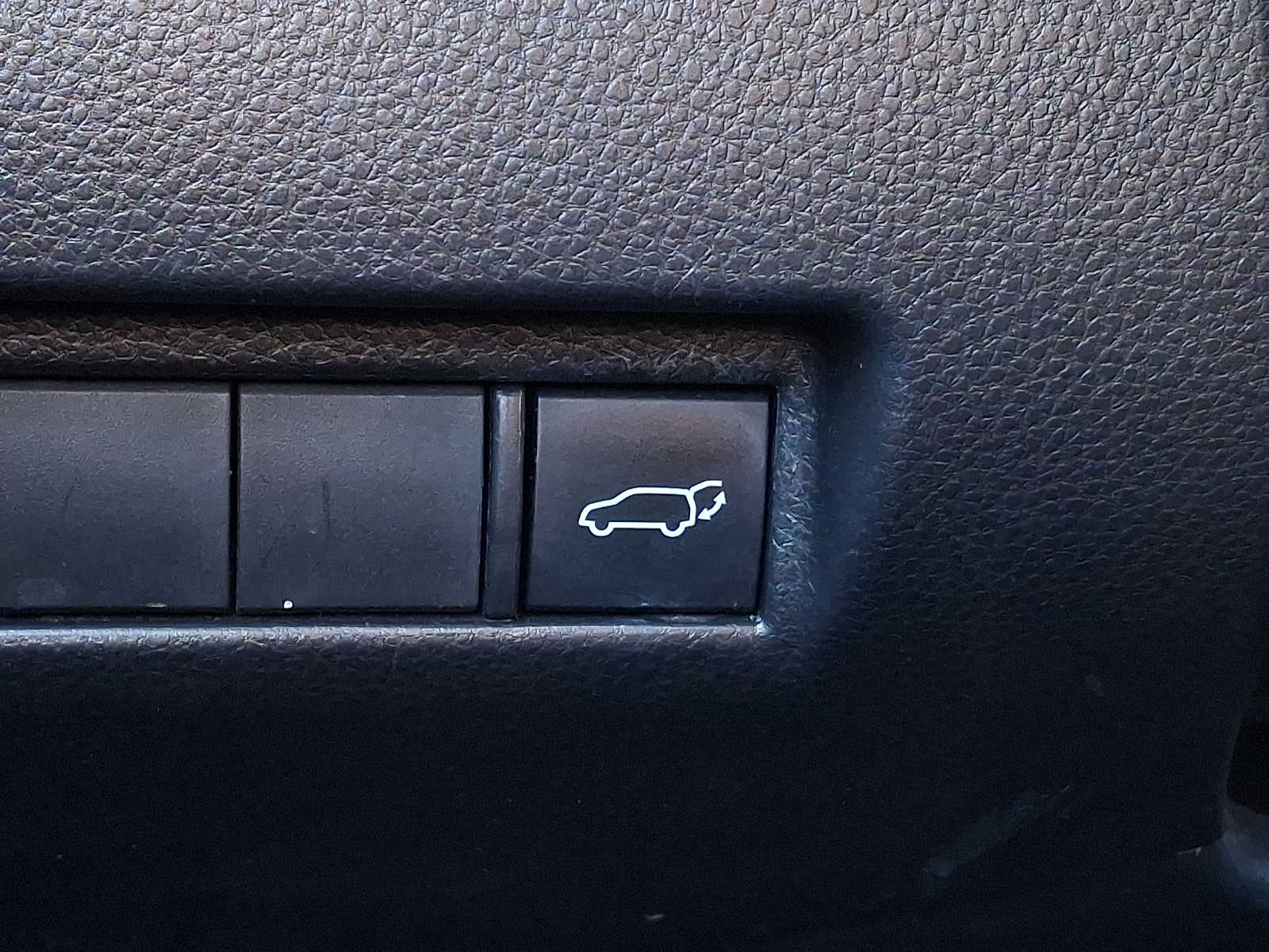 Thumbnail: 2023 Toyota Venza - 22