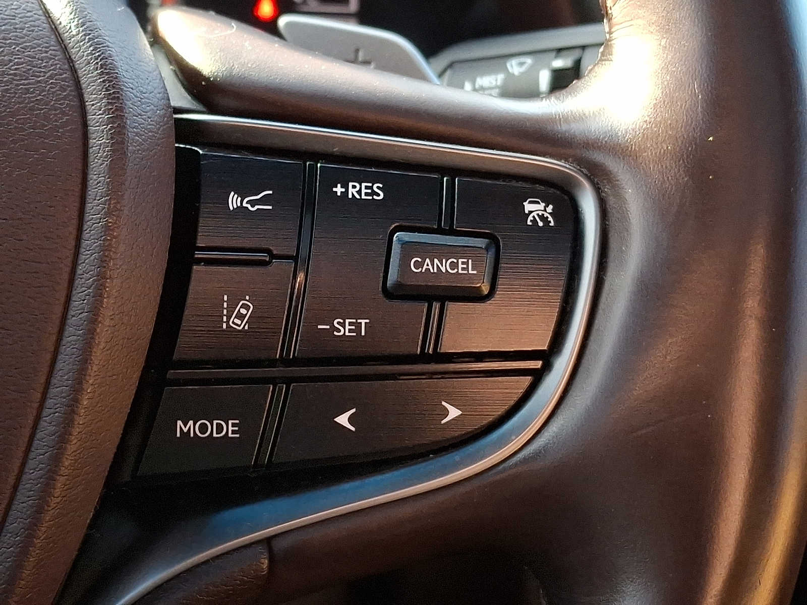 Thumbnail: 2021 Lexus ES - 19