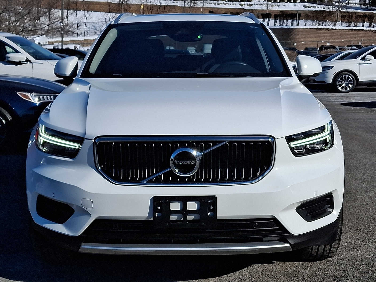 Thumbnail: 2019 Volvo XC40 - 2