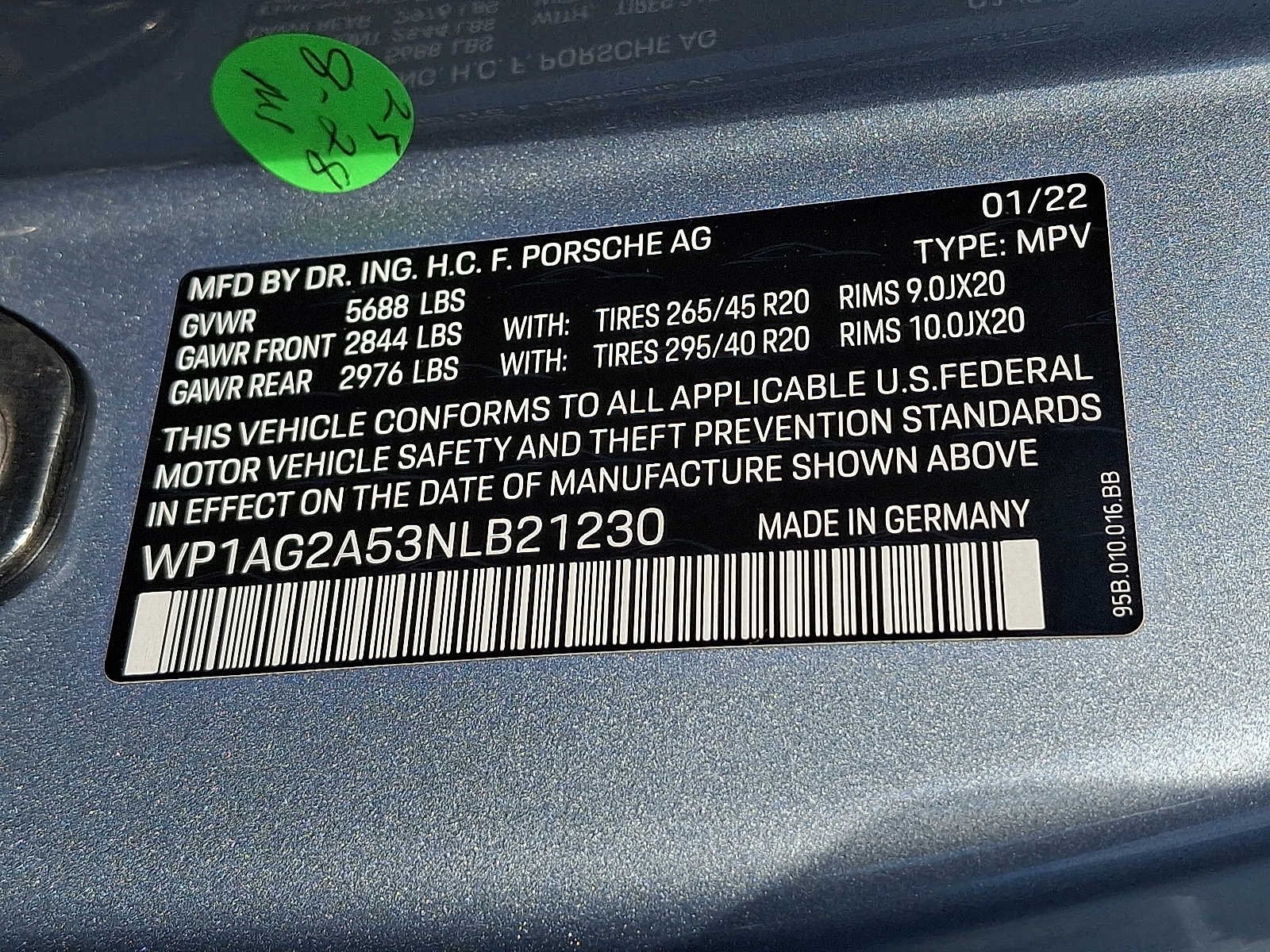 Thumbnail: 2022 Porsche Macan - 22