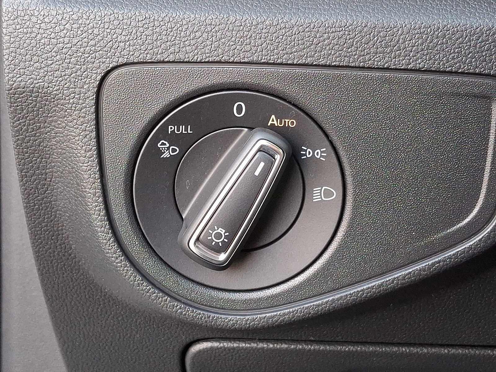 Thumbnail: 2022 Volkswagen Atlas - 24