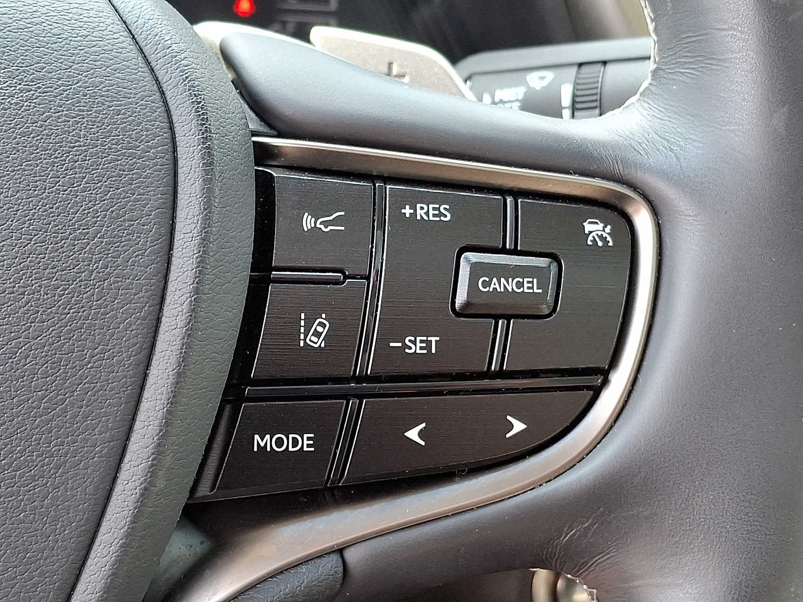 Thumbnail: 2021 Lexus ES - 19