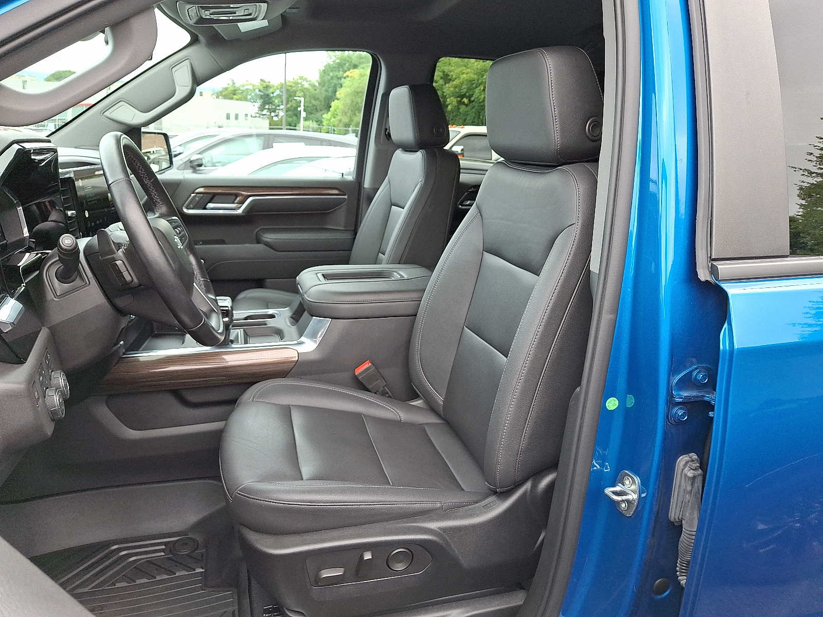 Thumbnail: 2022 Chevrolet Silverado 1500 - 8