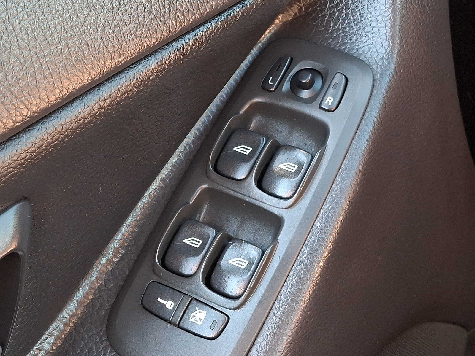 Thumbnail: 2013 Volvo XC90 - 23