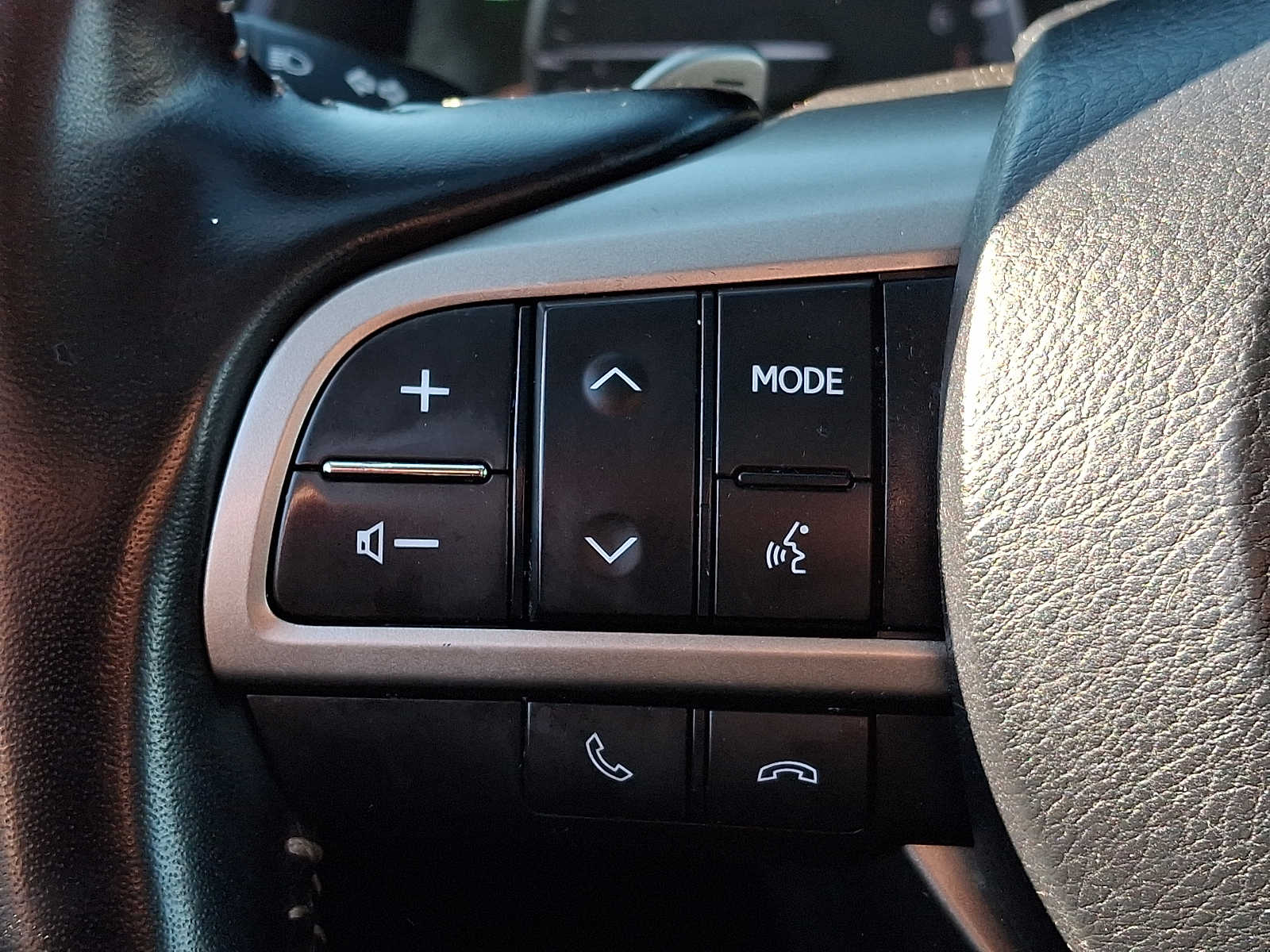 Thumbnail: 2021 Lexus RX - 17