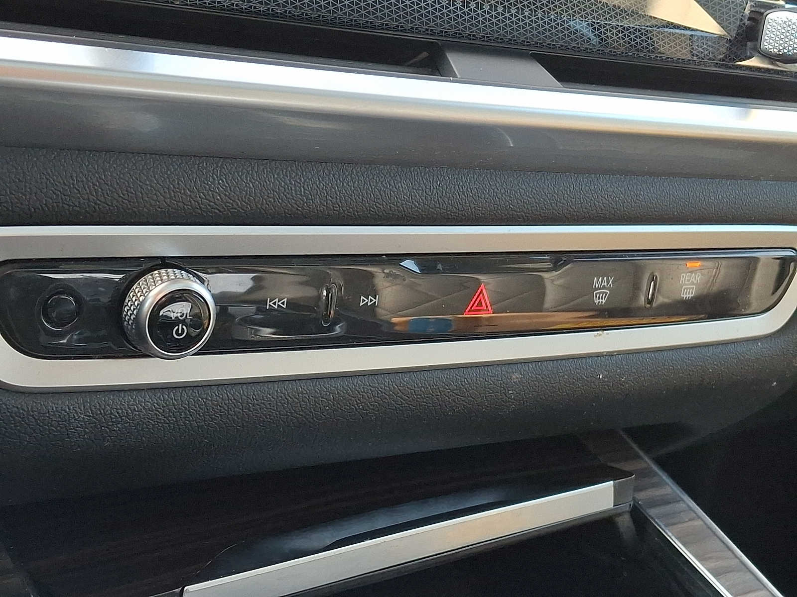 Thumbnail: 2023 BMW X7 - 12