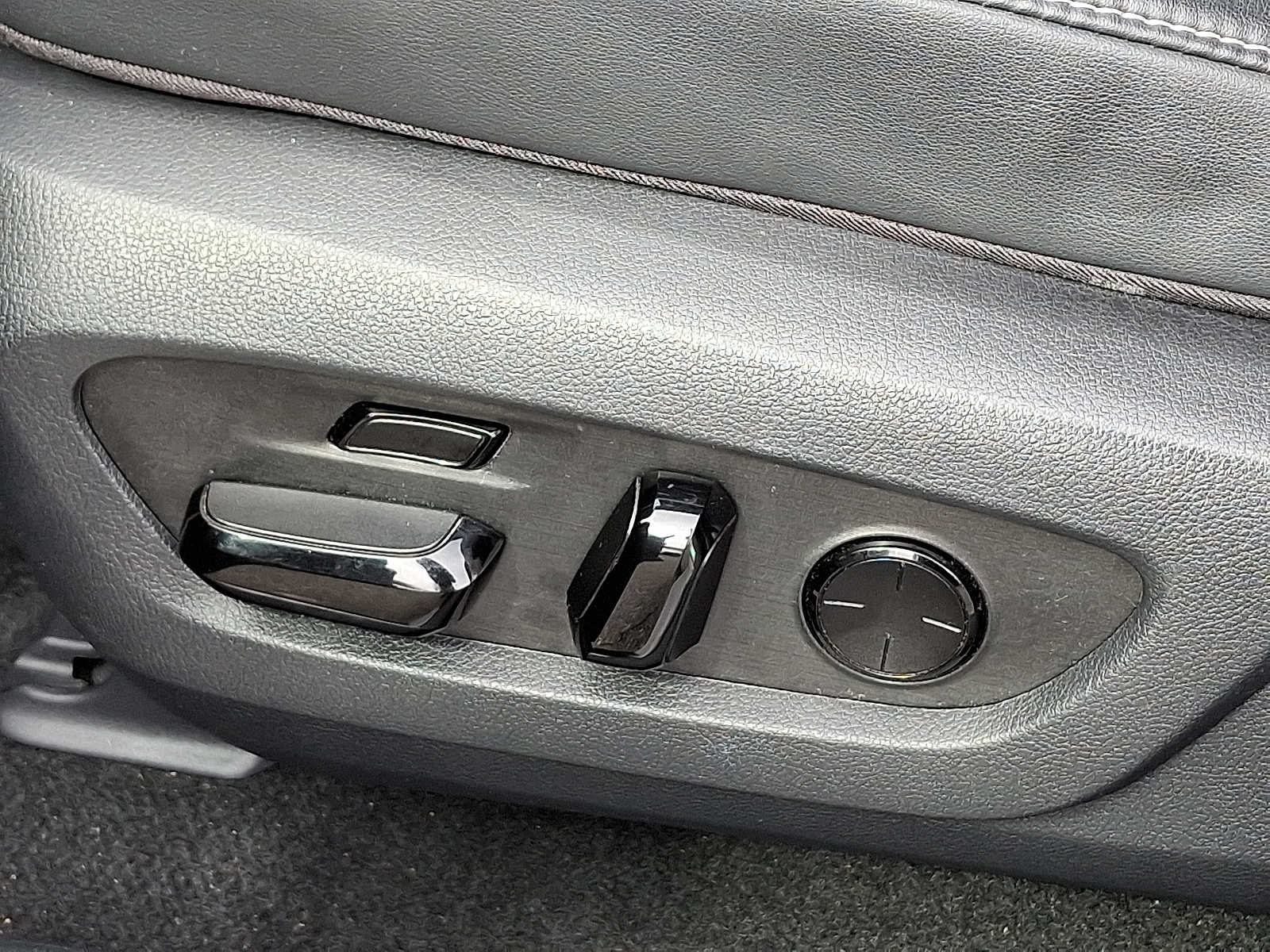 Thumbnail: 2023 Lexus RX - 11