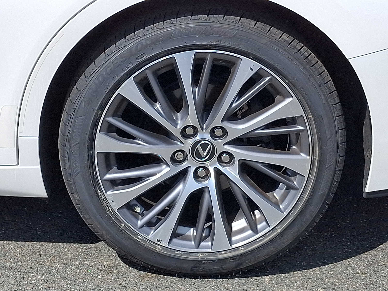 Thumbnail: 2021 Lexus ES - 7