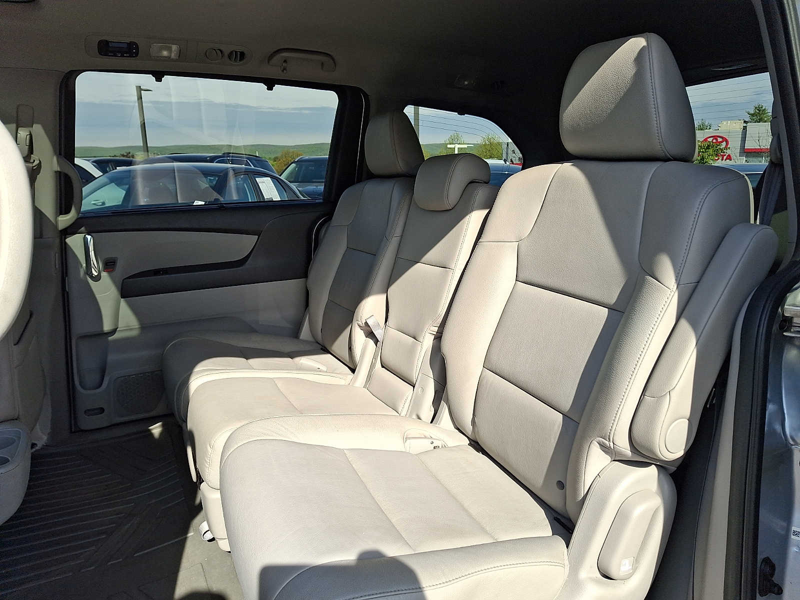 Thumbnail: 2015 Honda Odyssey - 8