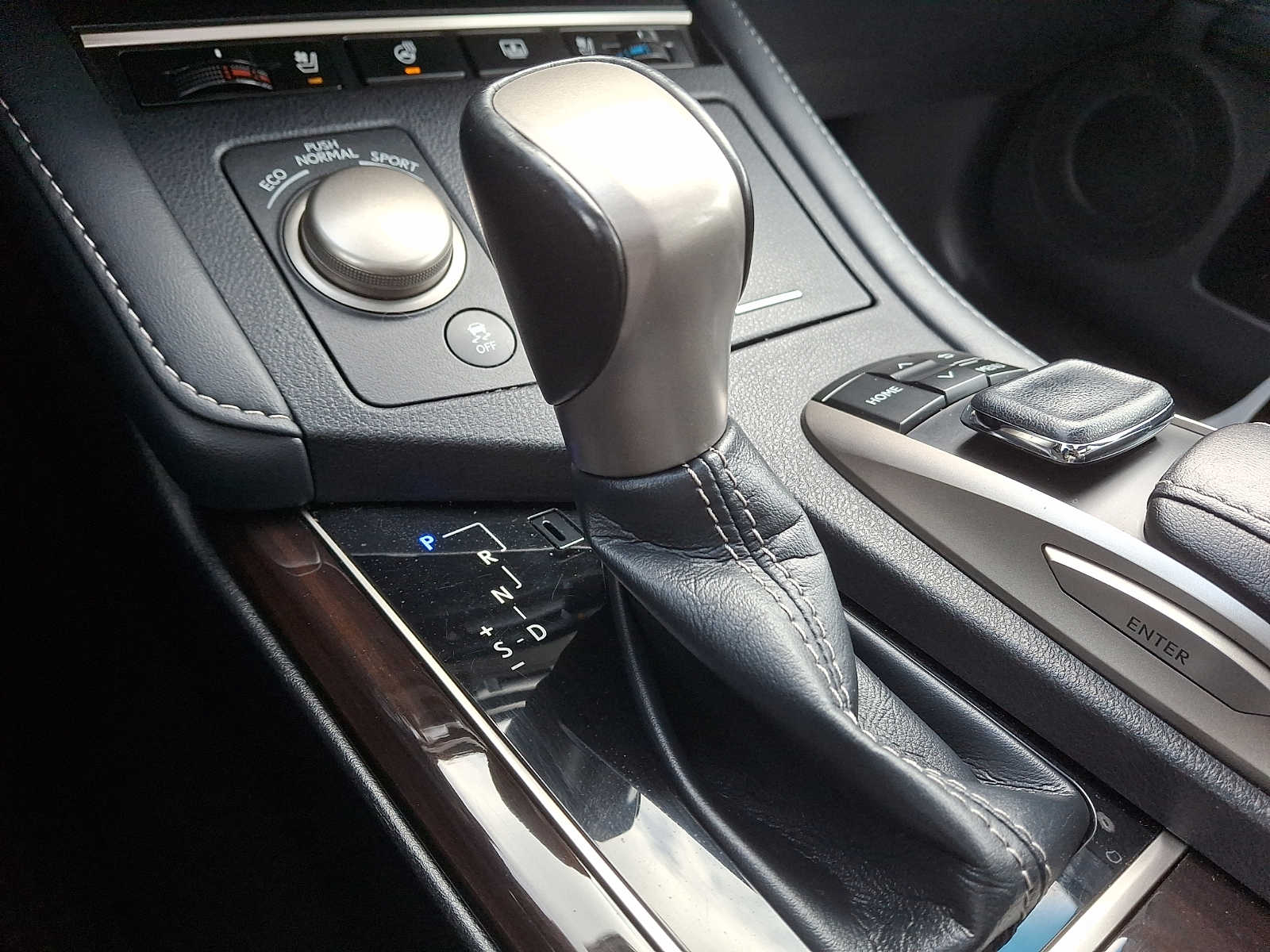 Thumbnail: 2018 Lexus ES - 13