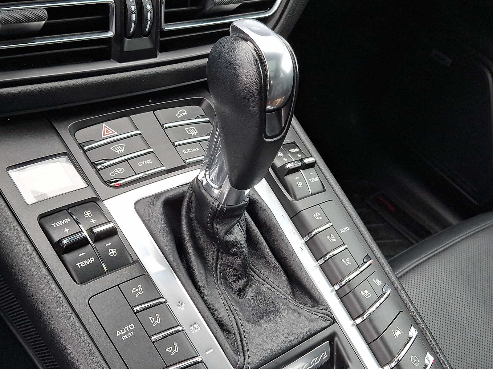 Thumbnail: 2019 Porsche Macan - 13