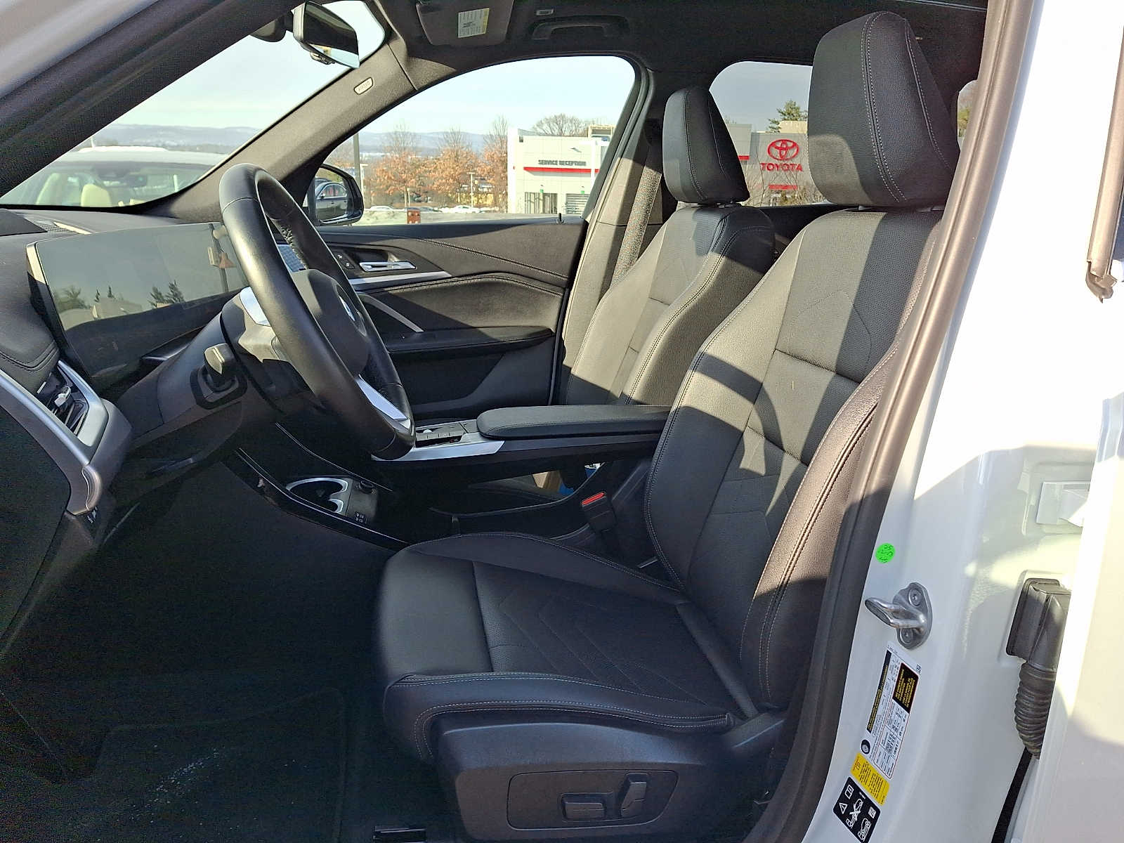 Thumbnail: 2023 BMW X1 - 10