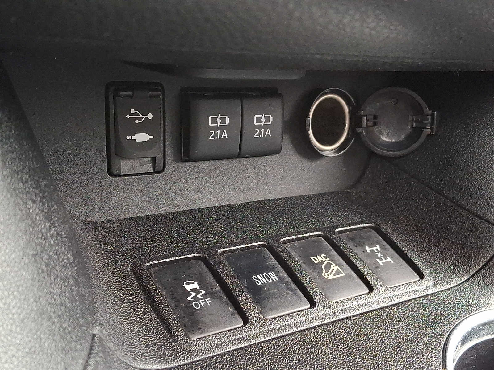 Thumbnail: 2017 Toyota Highlander - 22