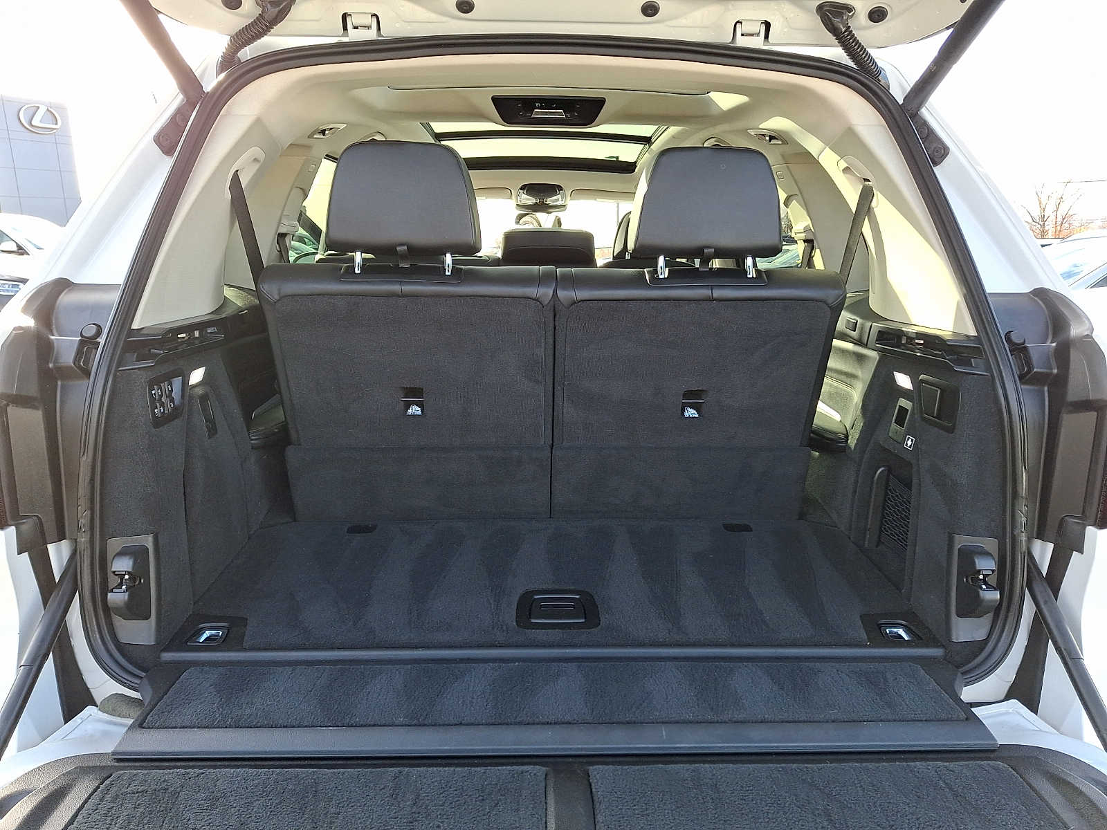 Thumbnail: 2023 BMW X7 - 26