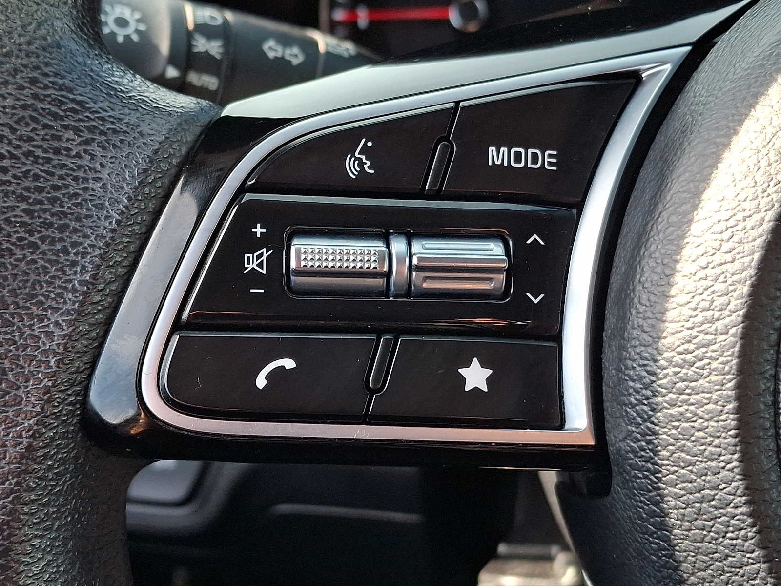 Thumbnail: 2023 Kia Forte - 19