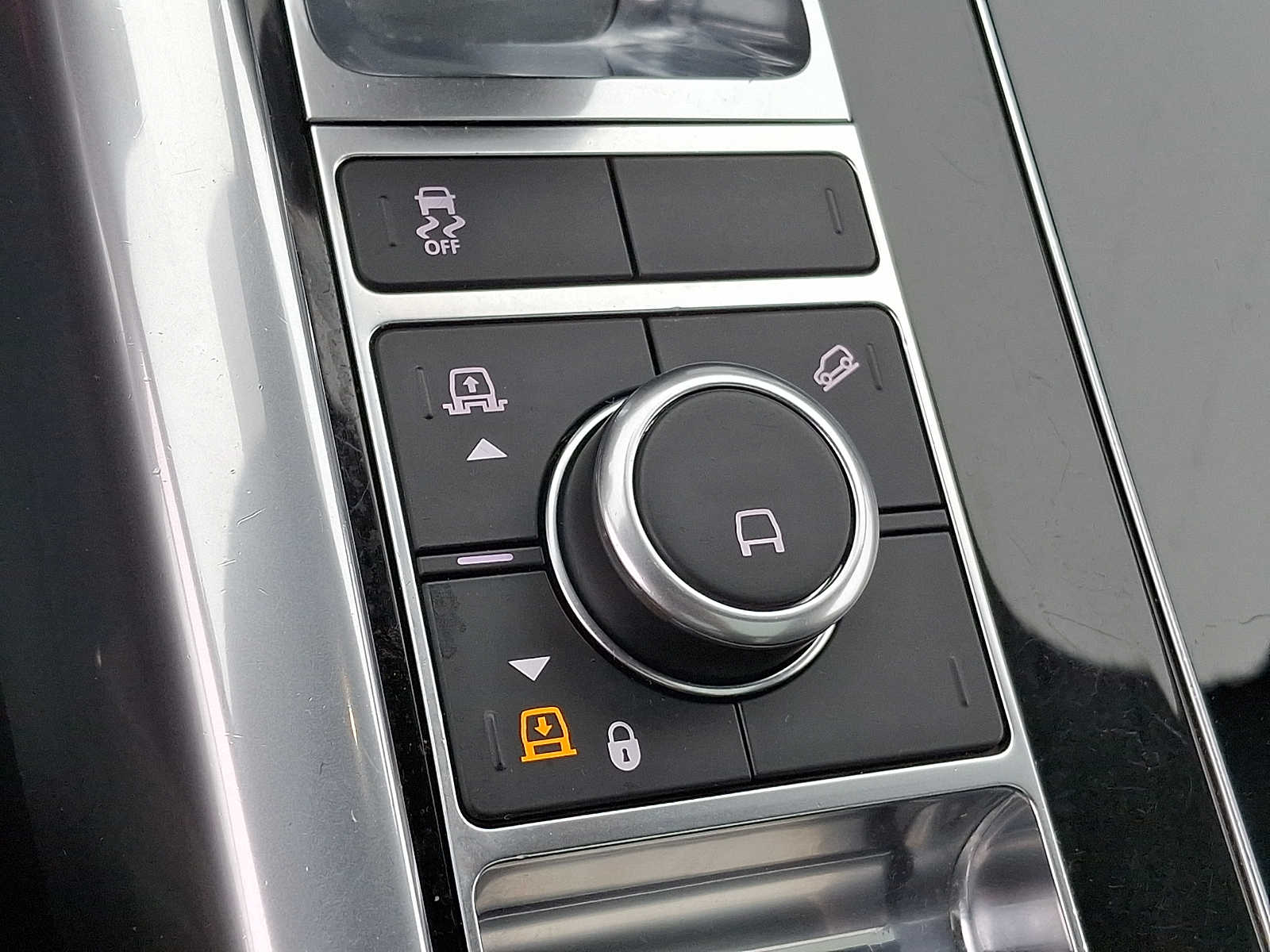 Thumbnail: 2020 Land Rover Range Rover Sport - 22