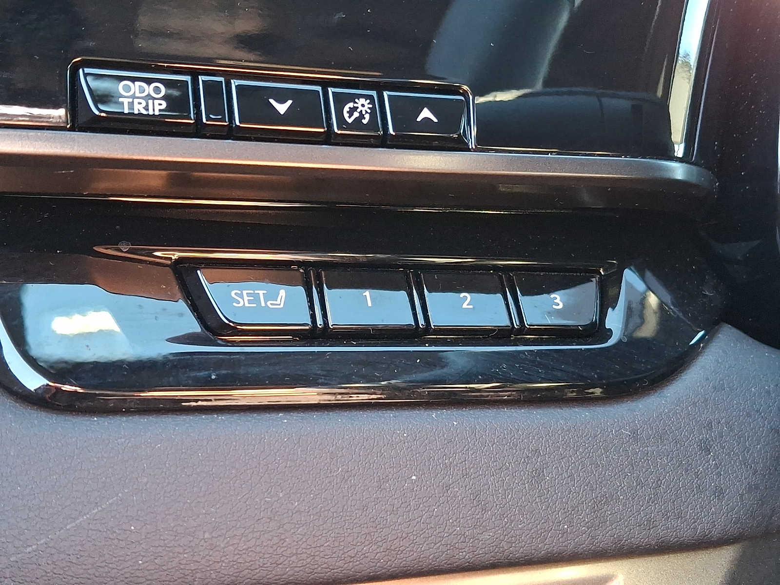 Thumbnail: 2023 Lexus RX - 23