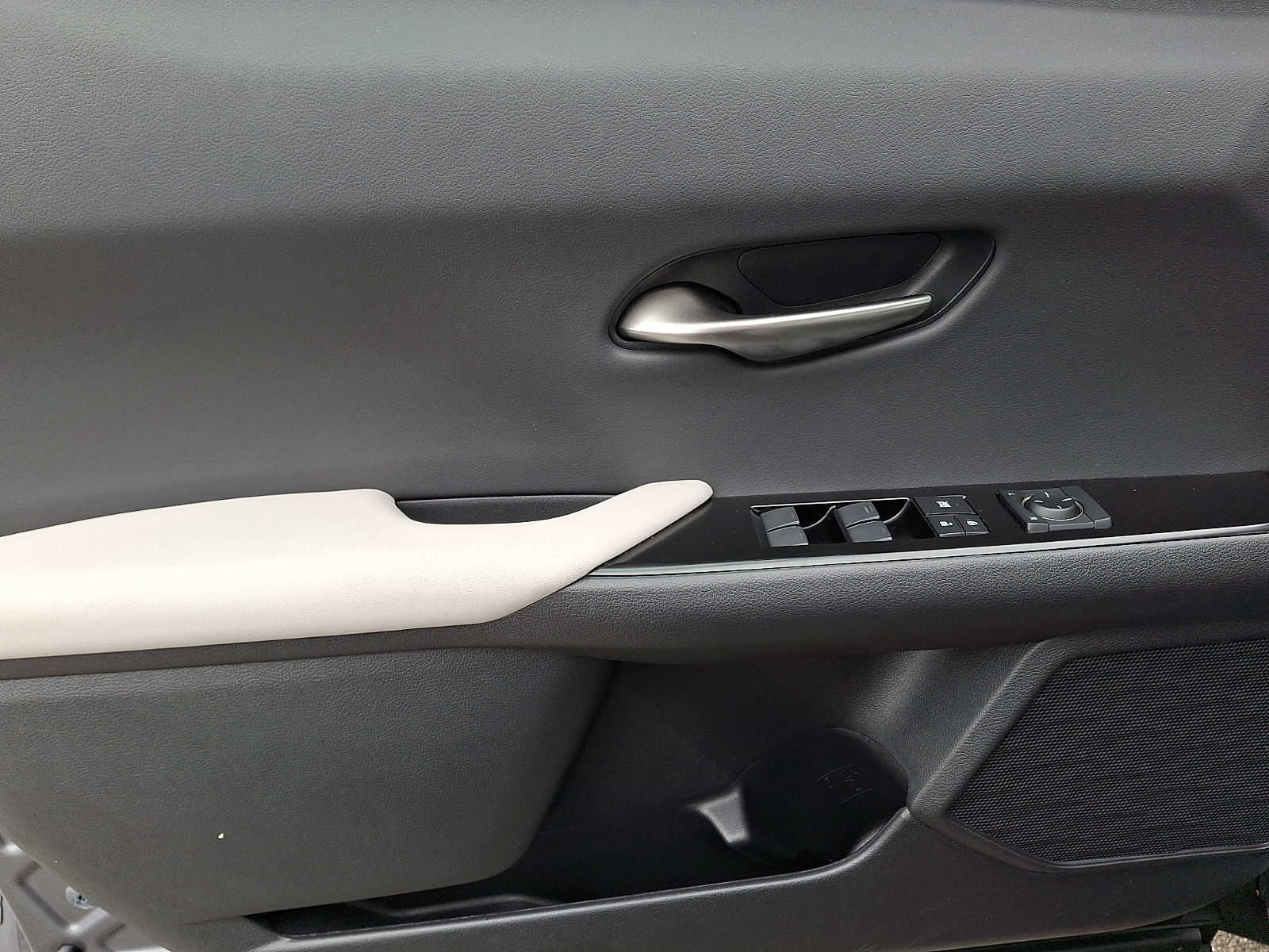 Thumbnail: 2021 Lexus UX - 9