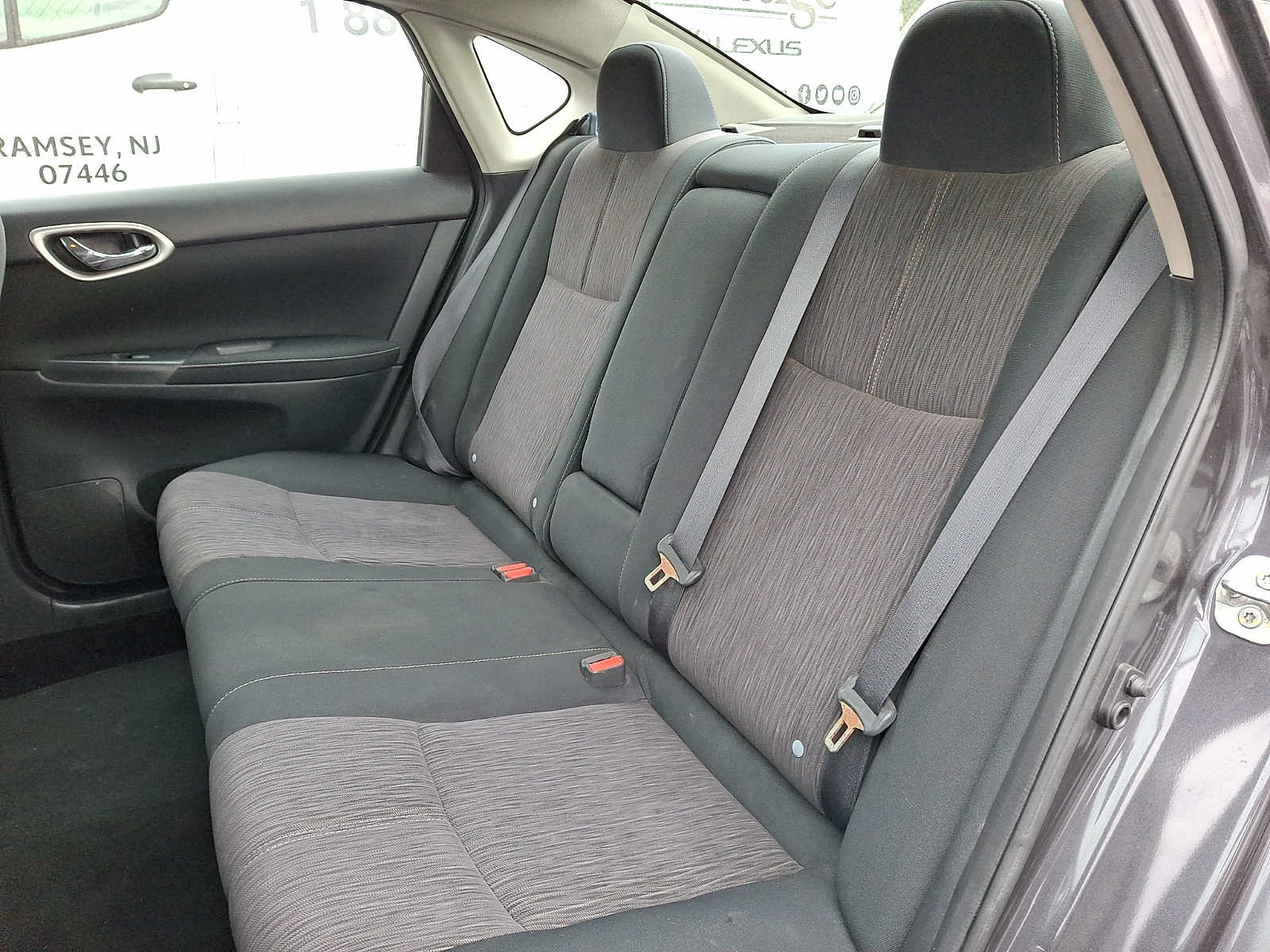 Thumbnail: 2015 Nissan Sentra - 9