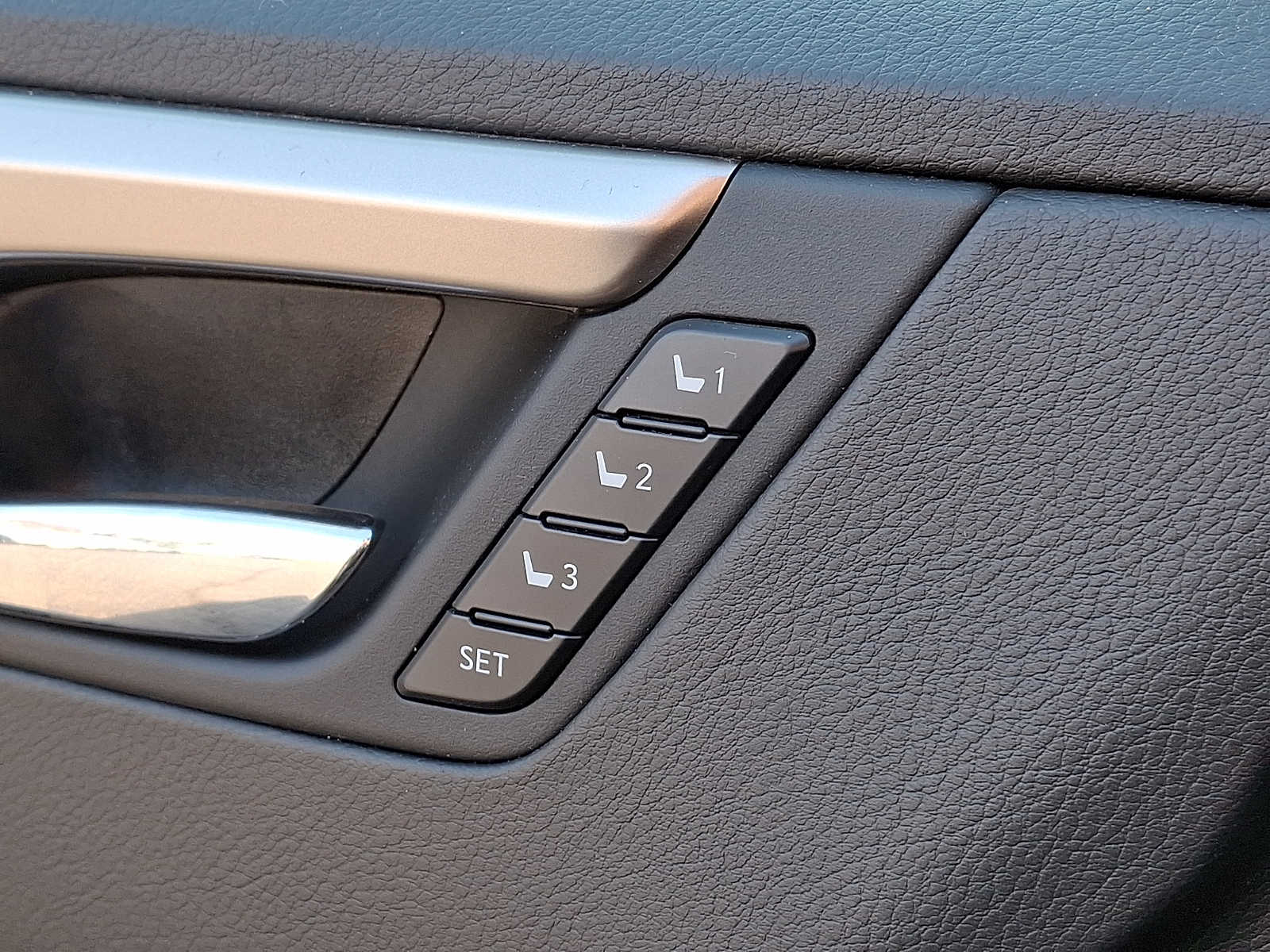 Thumbnail: 2017 Lexus RX - 24