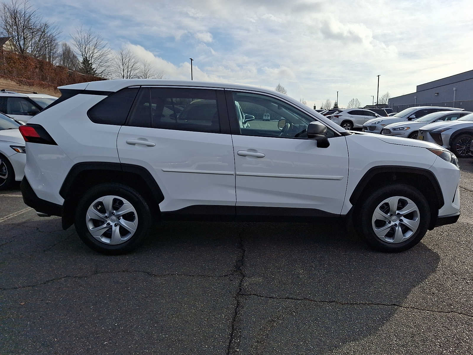 Thumbnail: 2022 Toyota RAV4 - 4