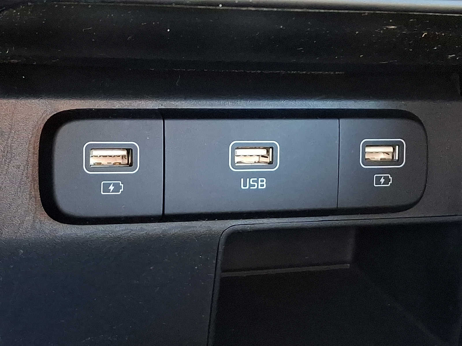 Thumbnail: 2022 Kia Sorento - 24