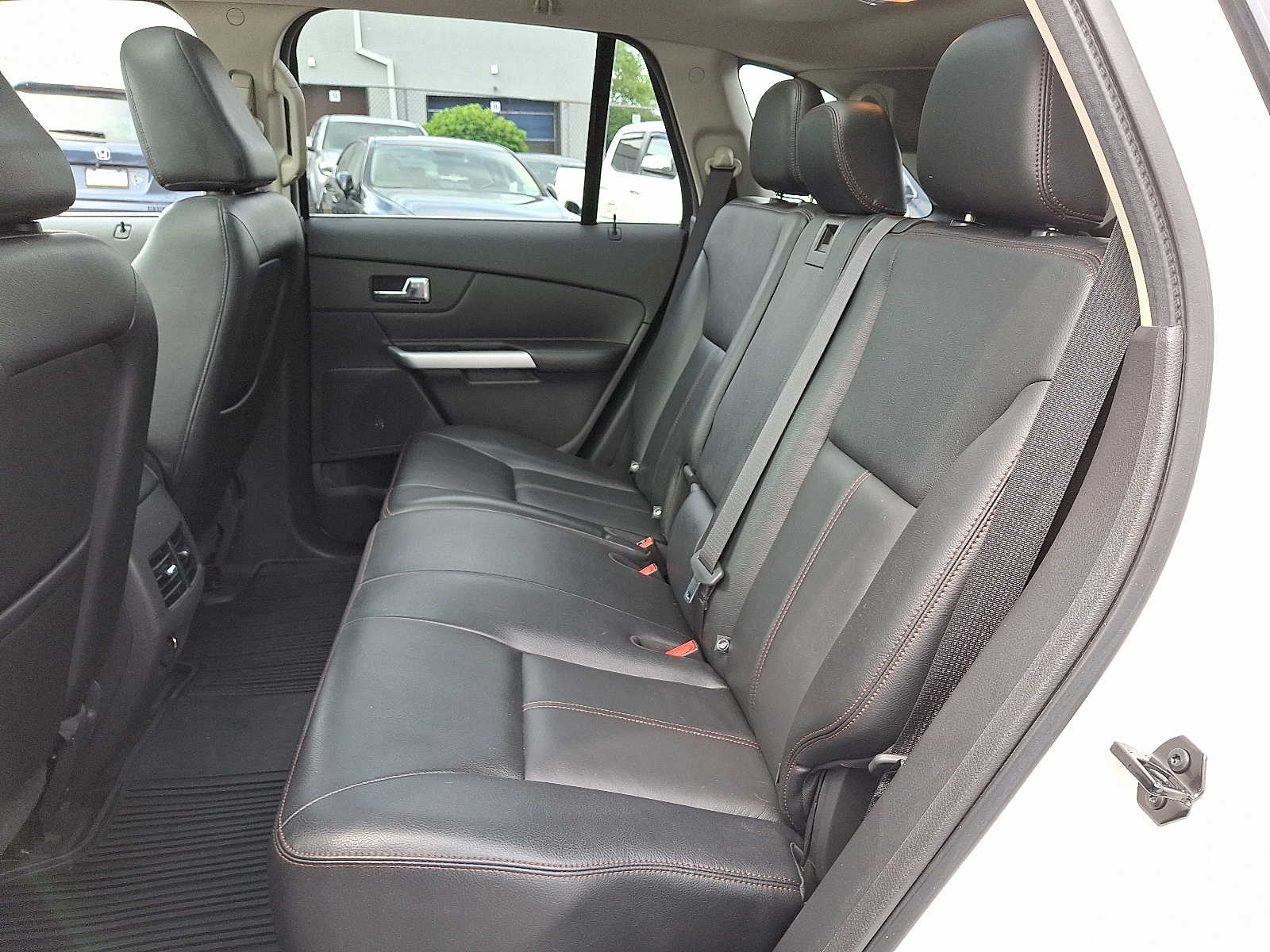 Thumbnail: 2011 Ford Edge - 8