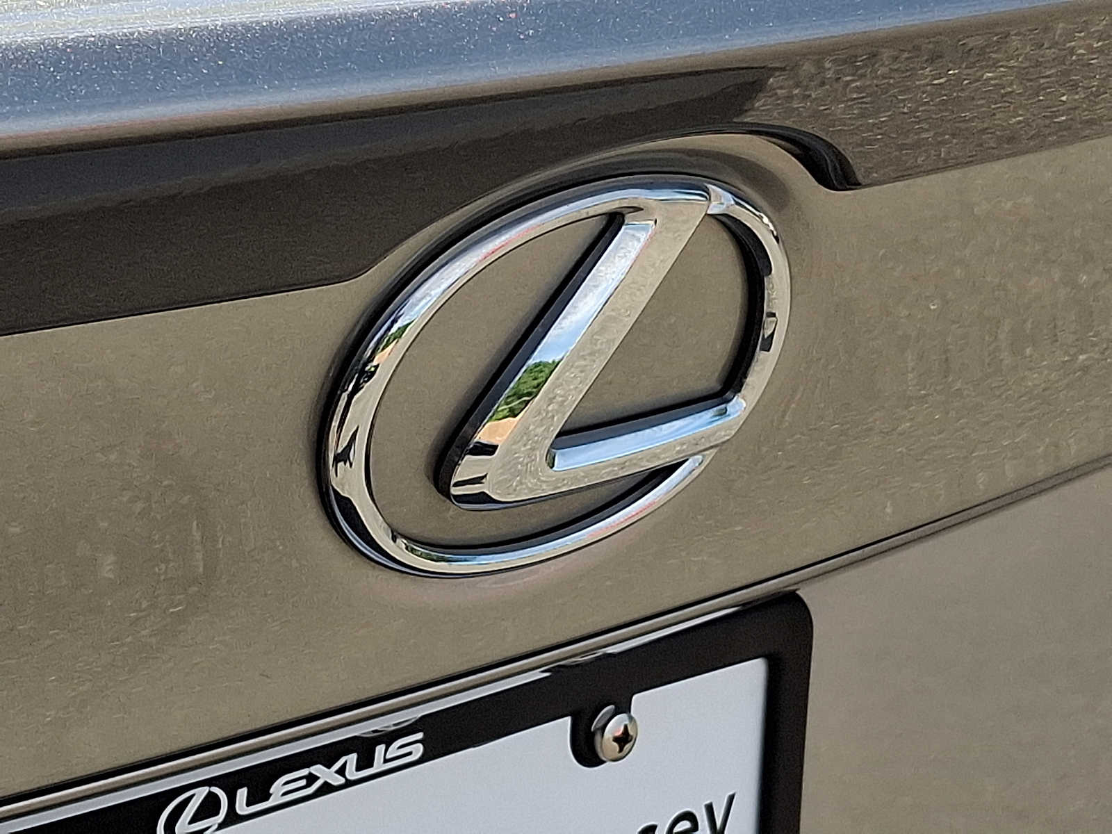 Thumbnail: 2020 Lexus IS - 29